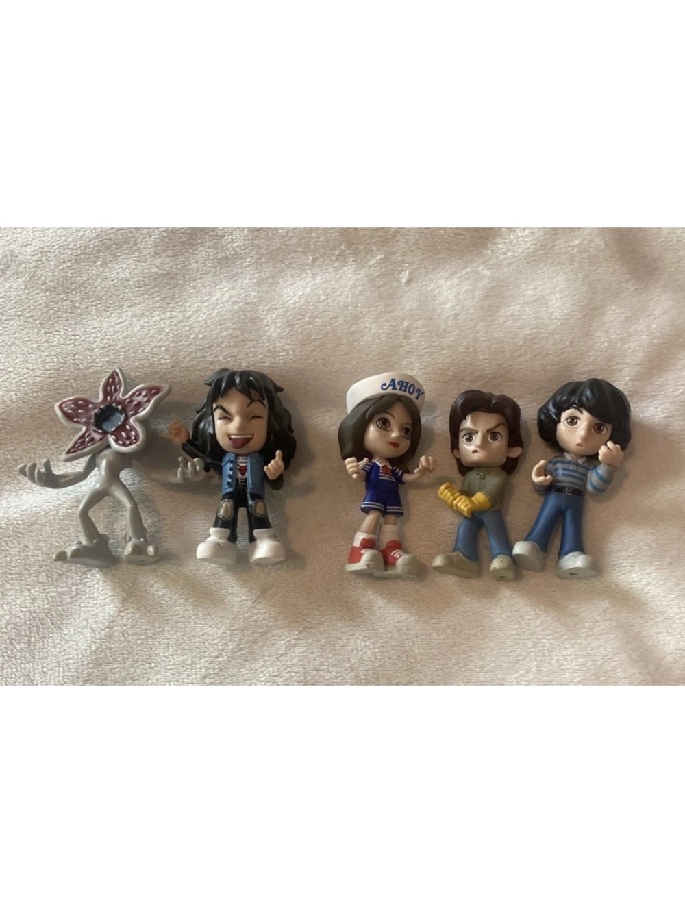 Stranger Things Mini Figure Set characters upside down characters 1 yume